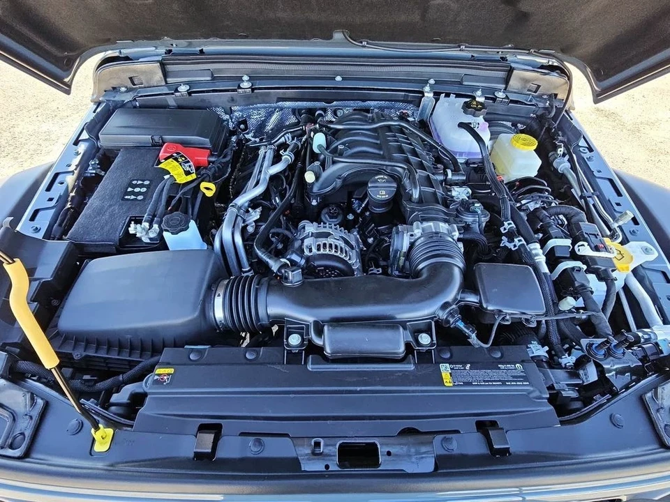 2025 Jeep JL Wrangler - Image 18 of 21