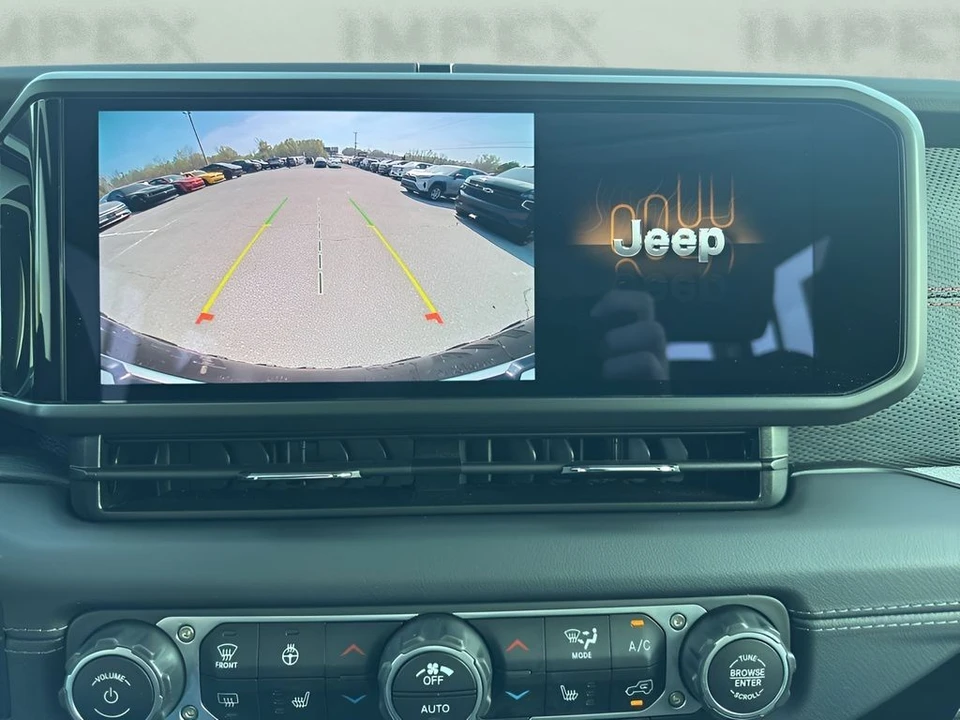 2025 Jeep JL Wrangler - Image 17 of 31