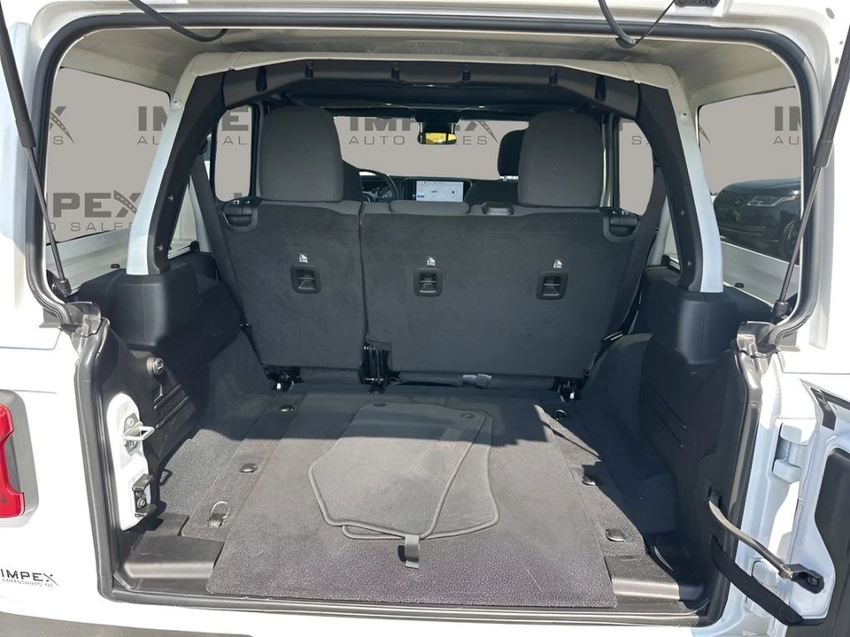 2025 Jeep JL Wrangler - Image 25 of 31