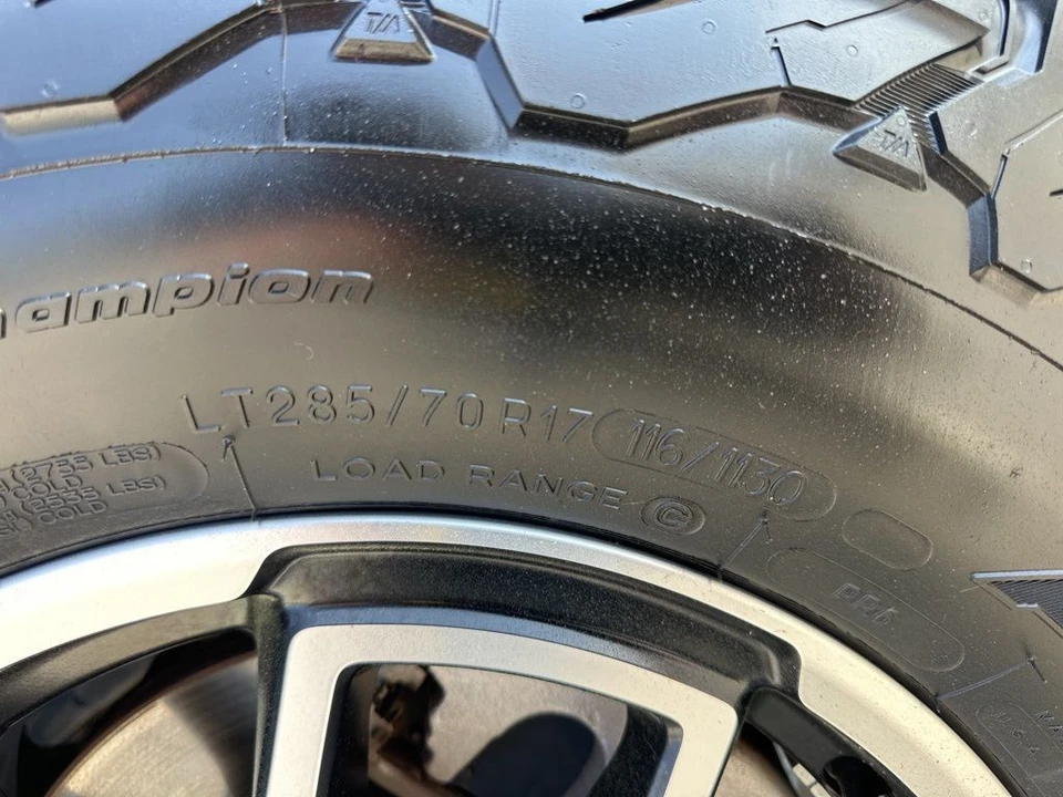 2025 Jeep JL Wrangler - Image 27 of 31