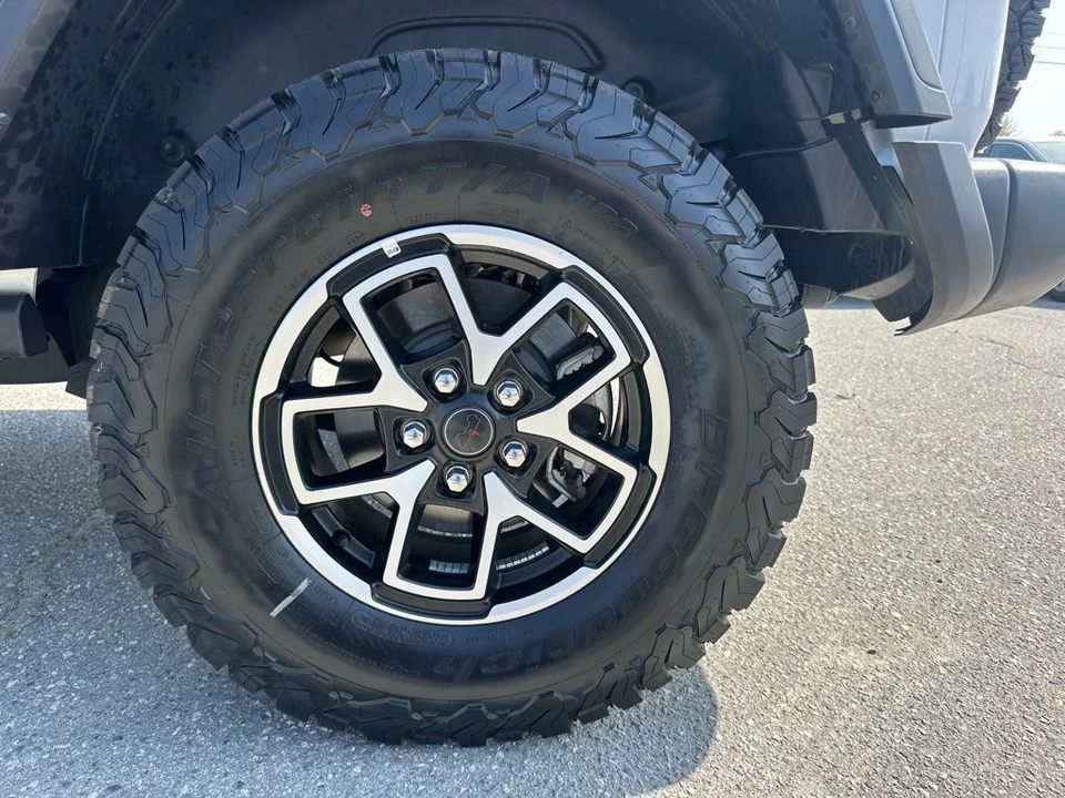 2025 Jeep JL Wrangler - Image 26 of 31