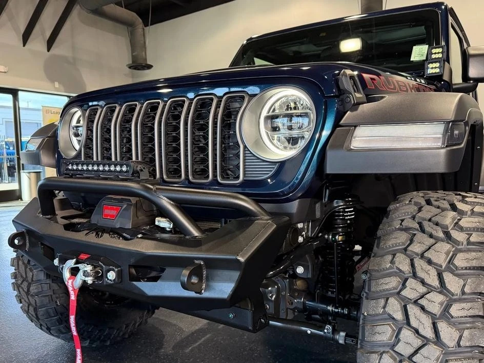 2025 Jeep JL Wrangler - Image 5 of 31