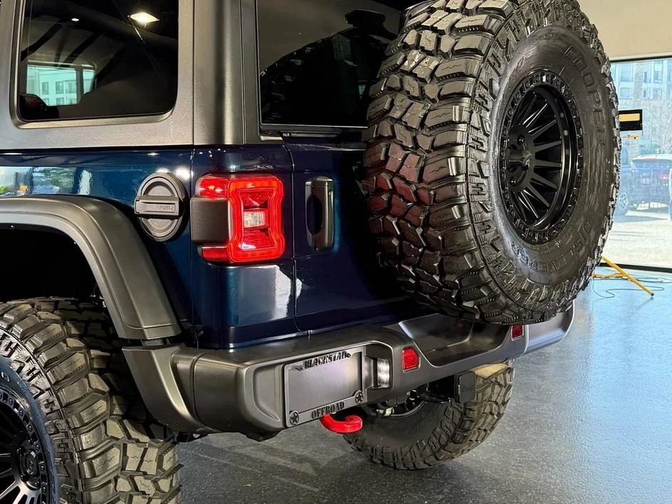 2025 Jeep JL Wrangler - Image 10 of 31
