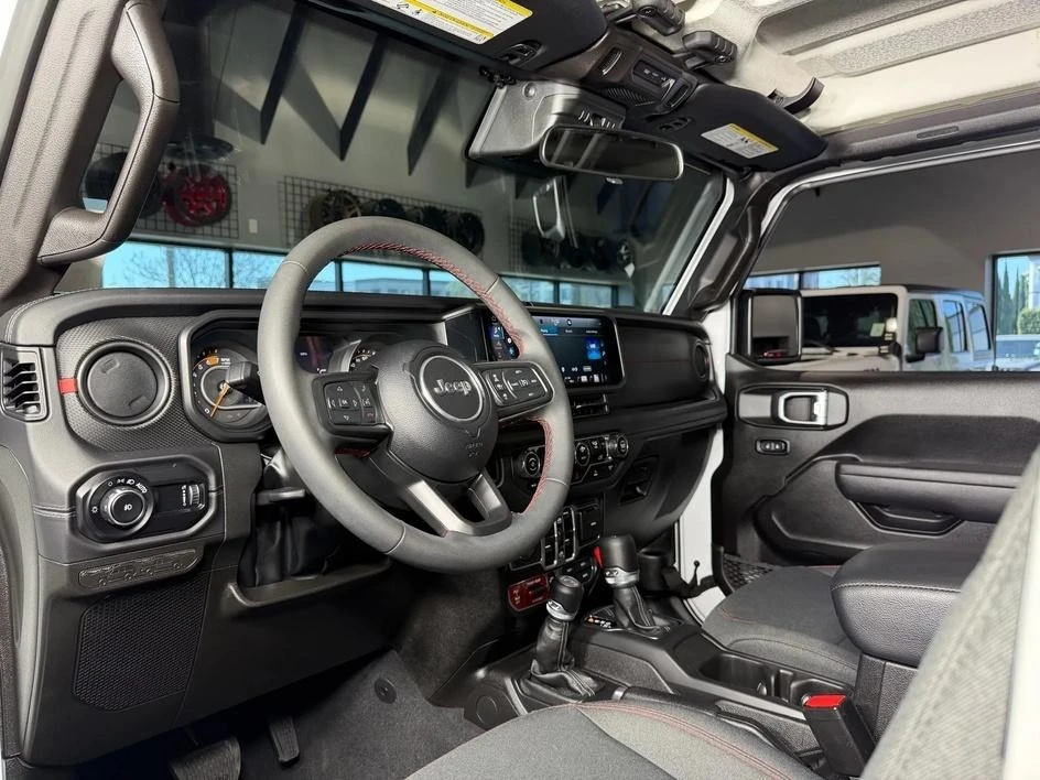 2025 Jeep JL Wrangler - Image 15 of 29