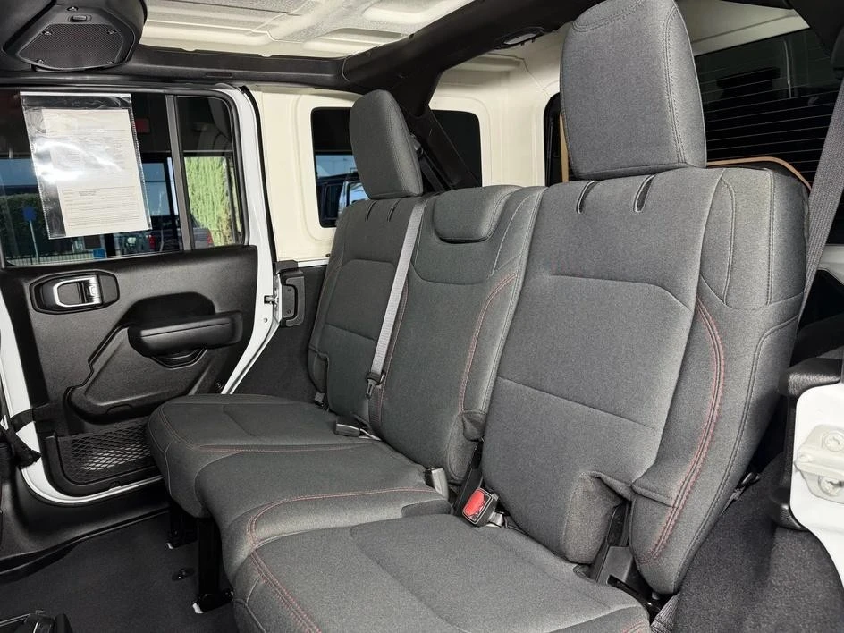 2025 Jeep JL Wrangler - Image 17 of 29