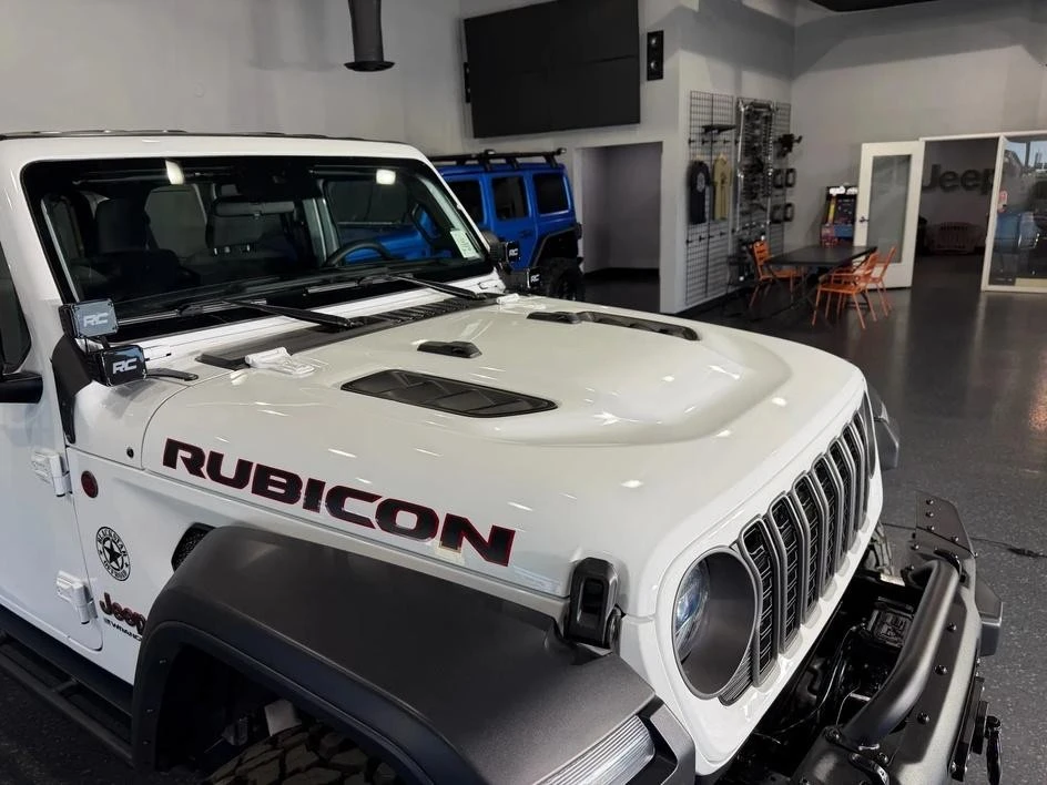 2025 Jeep JL Wrangler - Image 3 of 29