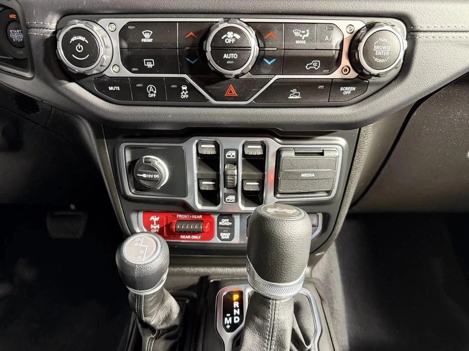 2025 Jeep JL Wrangler - Image 22 of 29