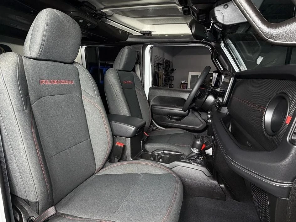 2025 Jeep JL Wrangler - Image 18 of 29