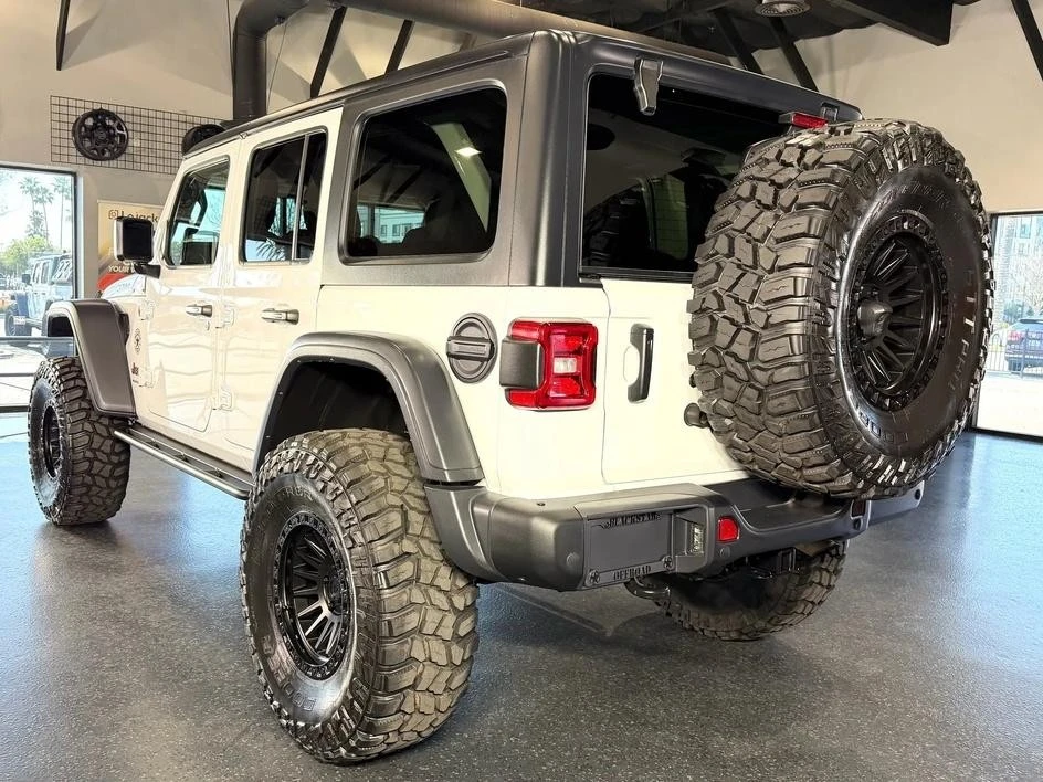 2025 Jeep JL Wrangler - Image 10 of 29