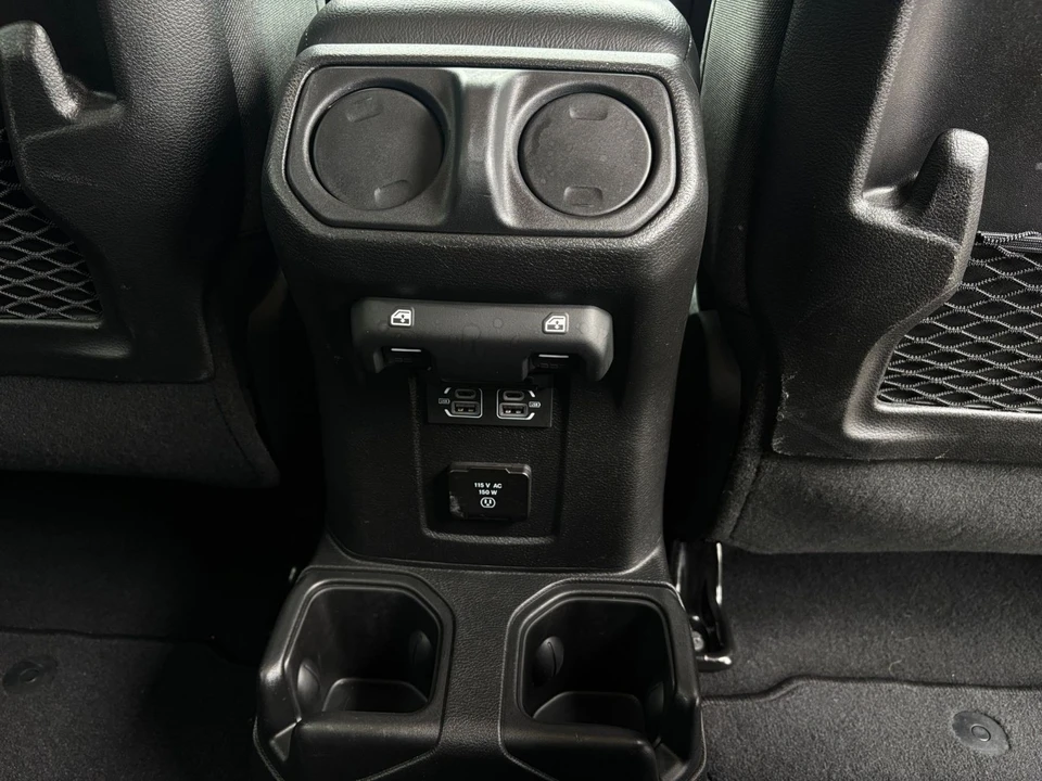2025 Jeep JL Wrangler - Image 24 of 31