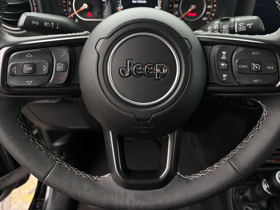 2025 Jeep JL Wrangler - Image 29 of 31