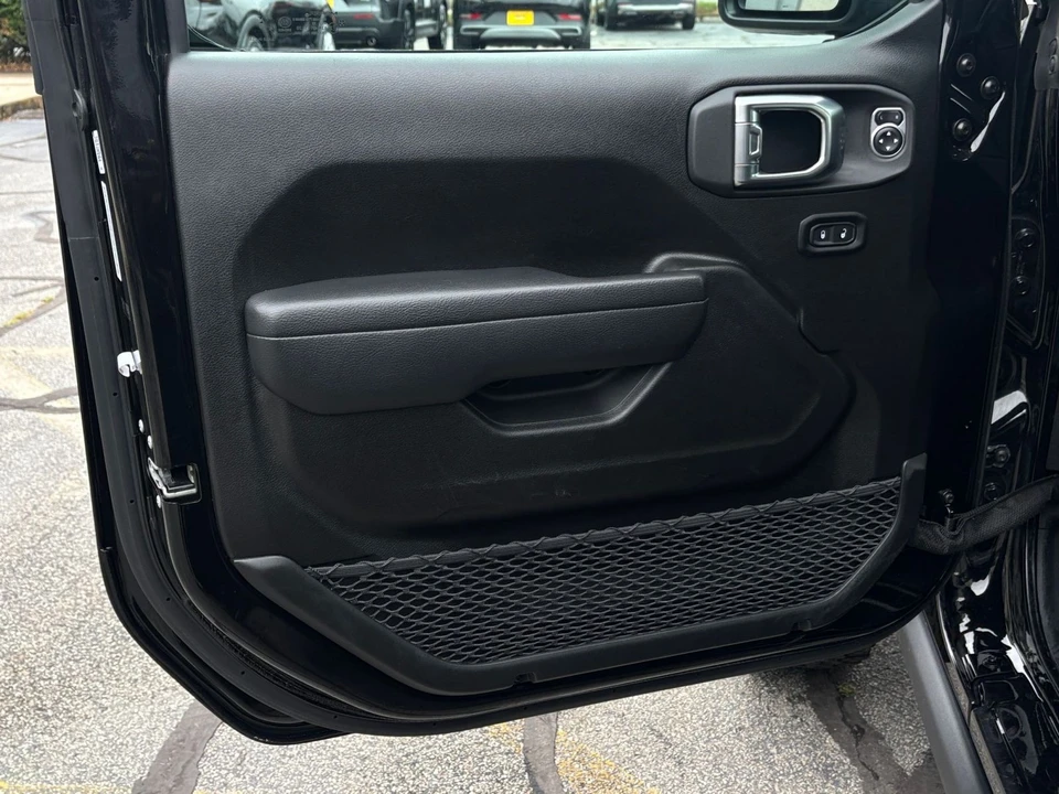 2025 Jeep - Image 17 of 31