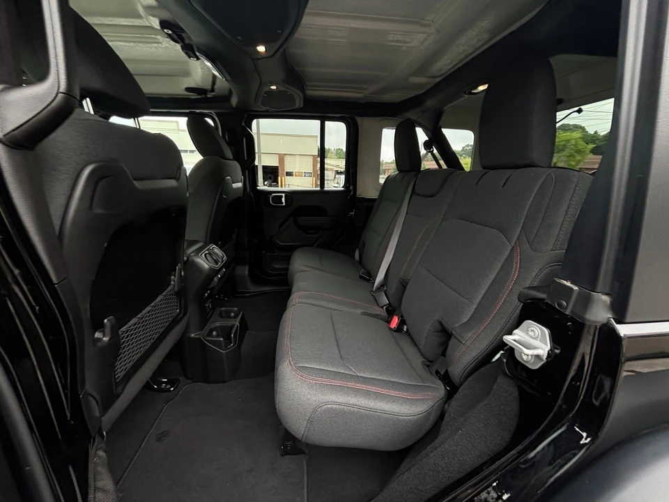 2025 Jeep - Image 22 of 31