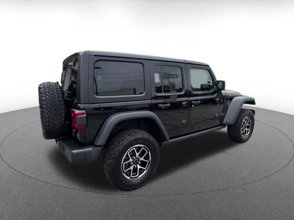 2025 Jeep JL Wrangler - Image 17 of 31