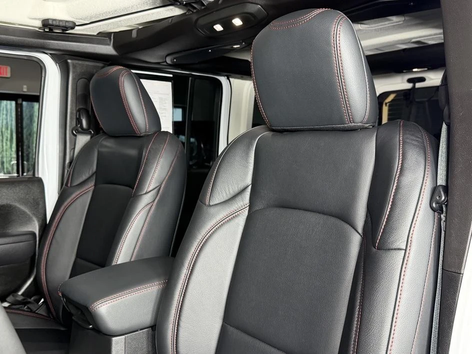2025 Jeep JL Wrangler - Image 16 of 31
