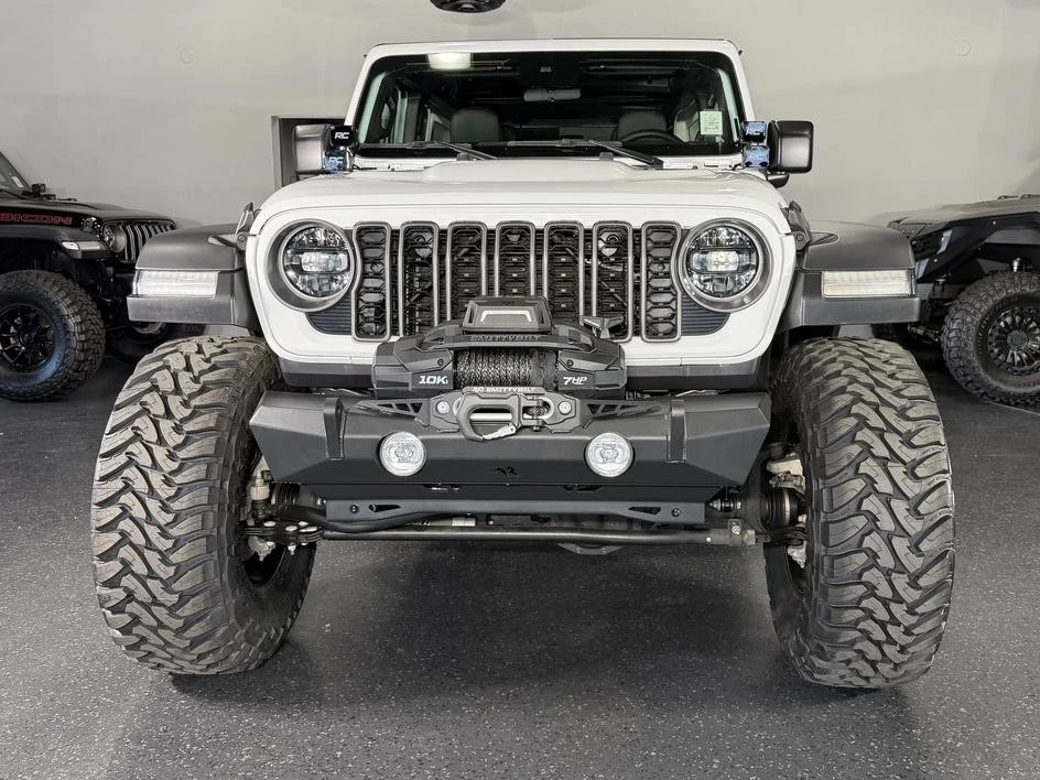 2025 Jeep JL Wrangler - Image 3 of 31