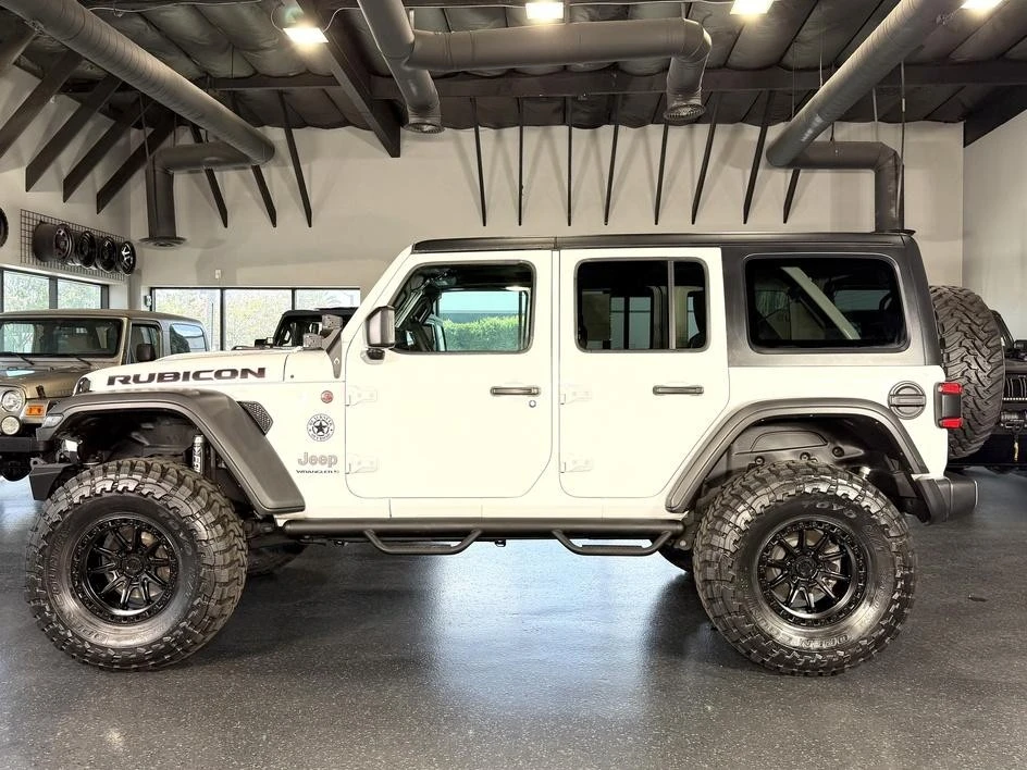 2025 Jeep JL Wrangler - Image 9 of 31