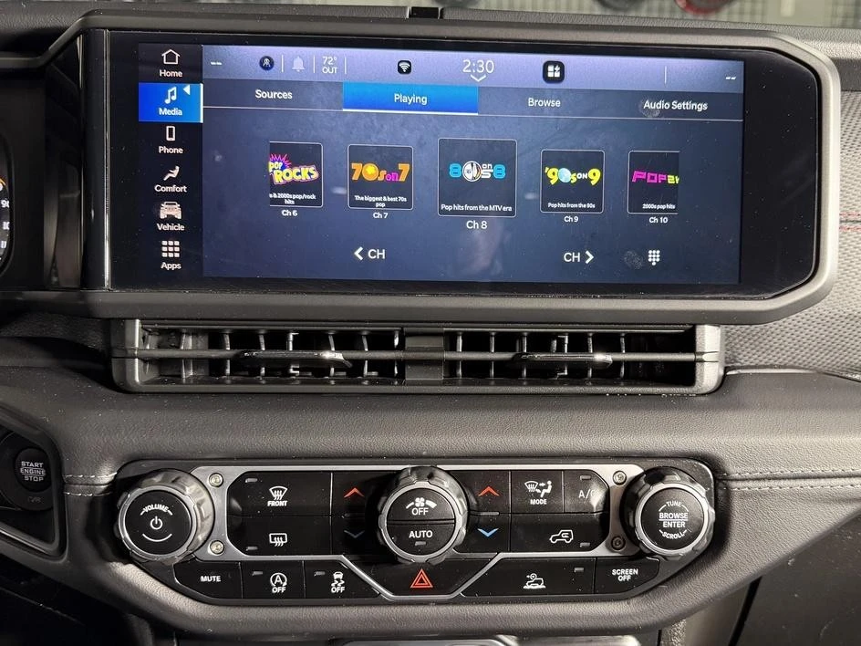 2025 Jeep JL Wrangler - Image 21 of 31