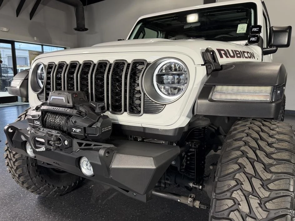 2025 Jeep JL Wrangler - Image 6 of 31