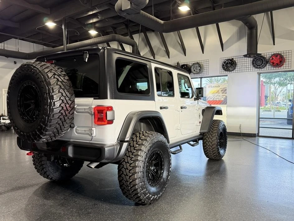 2025 Jeep JL Wrangler - Image 31 of 31