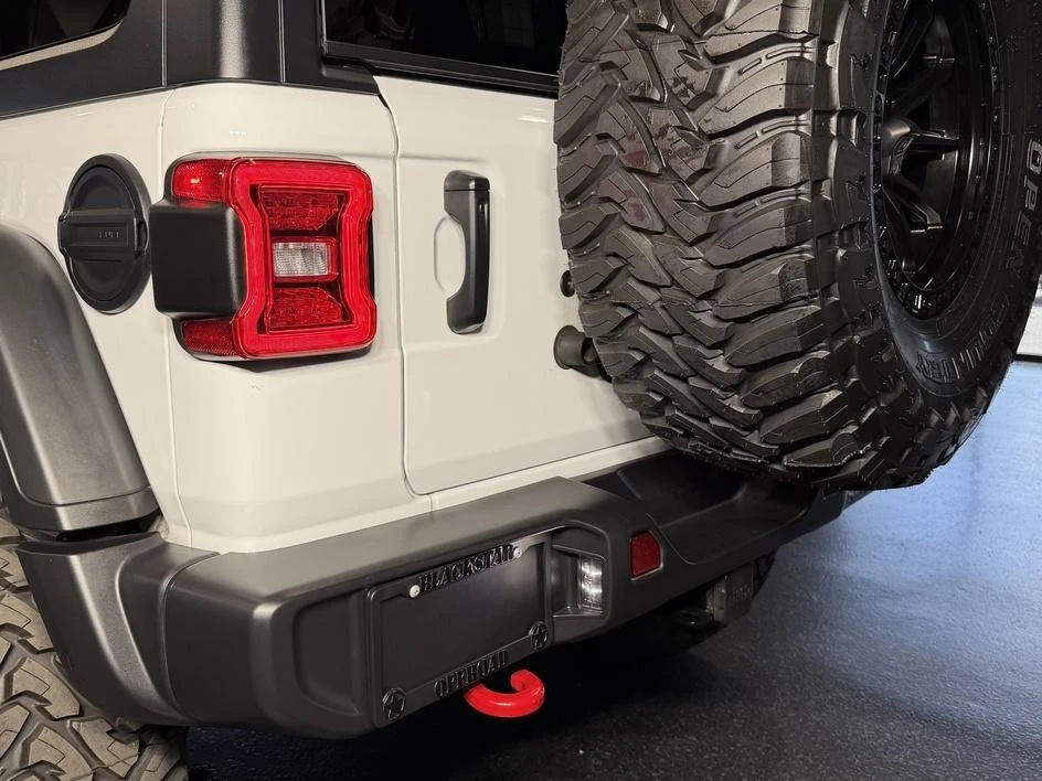 2025 Jeep JL Wrangler - Image 11 of 31