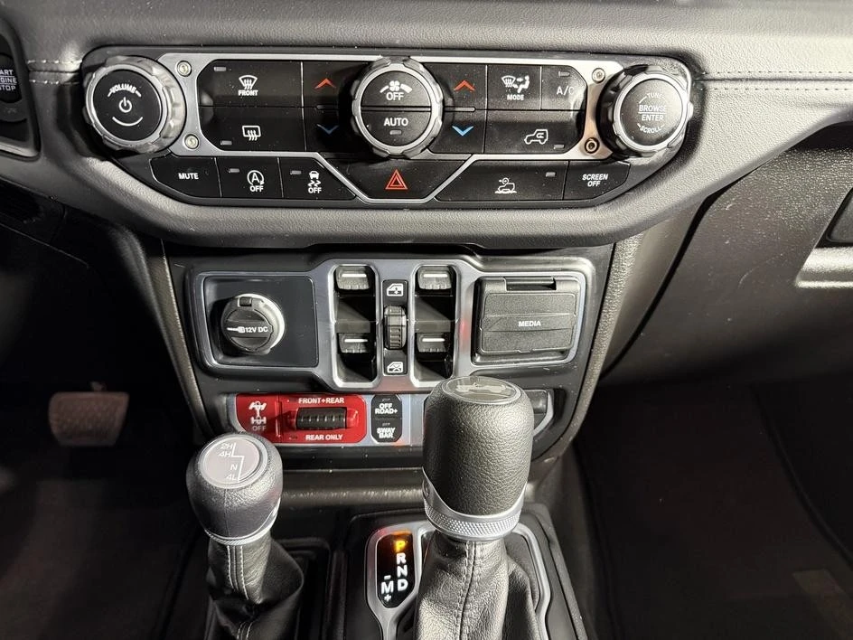 2025 Jeep JL Wrangler - Image 22 of 31