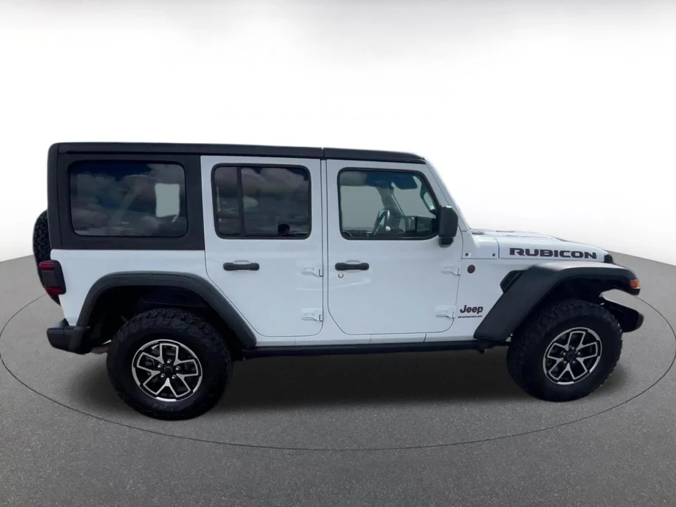 2025 Jeep JL Wrangler - Image 13 of 31