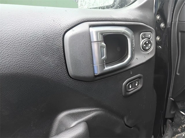 2025 Jeep JL Wrangler - Image 17 of 21