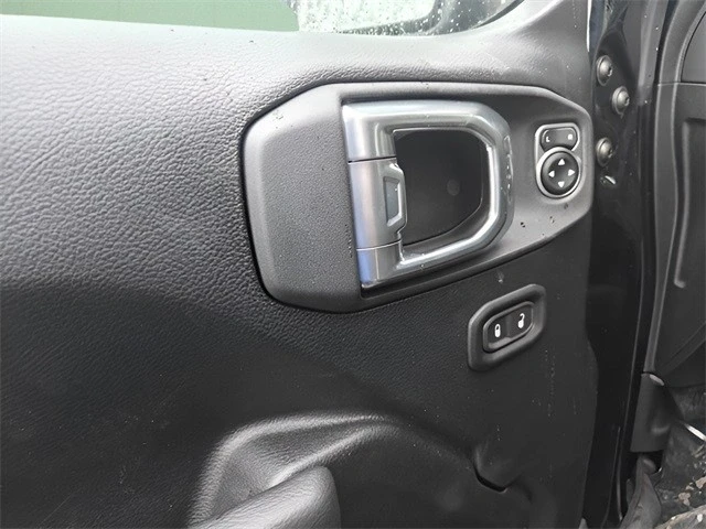 2025 Jeep JL Wrangler - Image 17 of 21