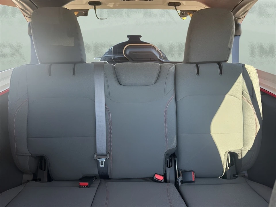 2025 Jeep JL Wrangler - Image 10 of 12