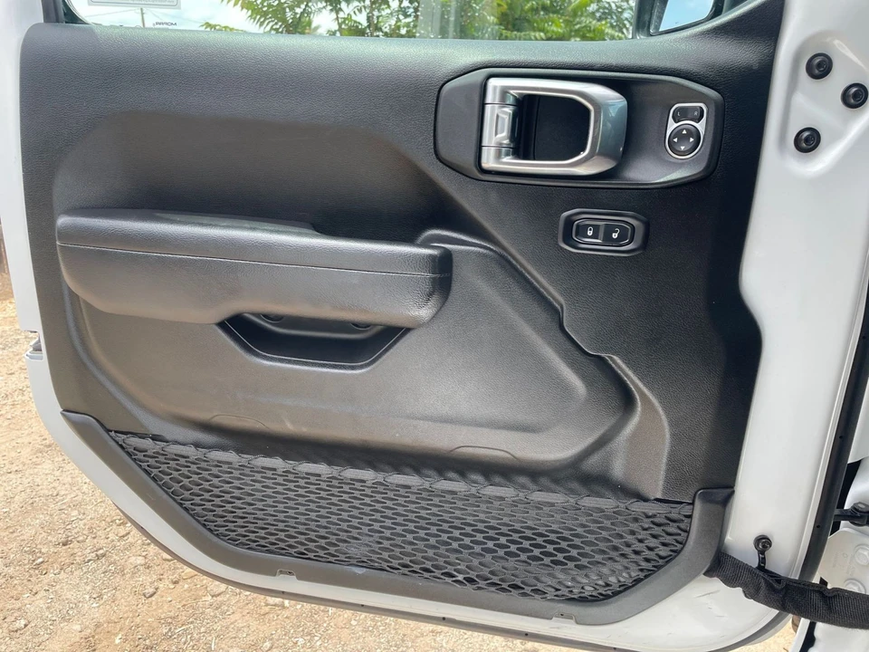 2025 Jeep JL Wrangler - Image 20 of 31