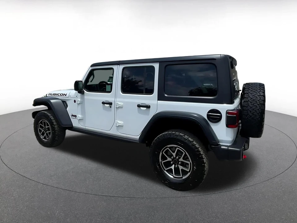 2025 Jeep JL Wrangler - Image 11 of 31