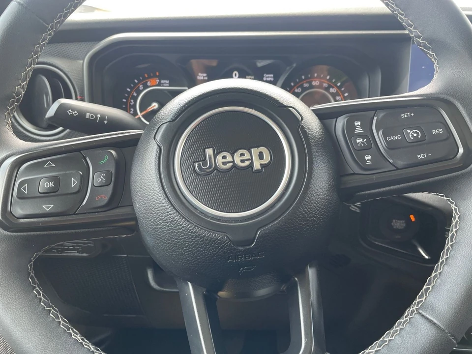 2025 Jeep JL Wrangler - Image 28 of 31