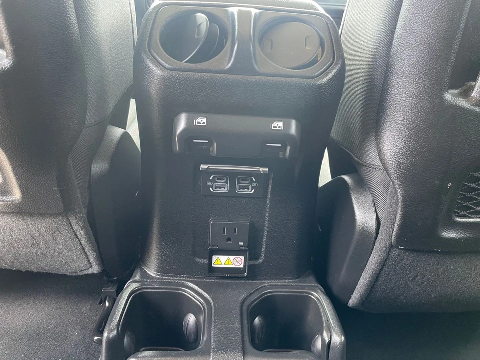 2025 Jeep JL Wrangler - Image 23 of 31