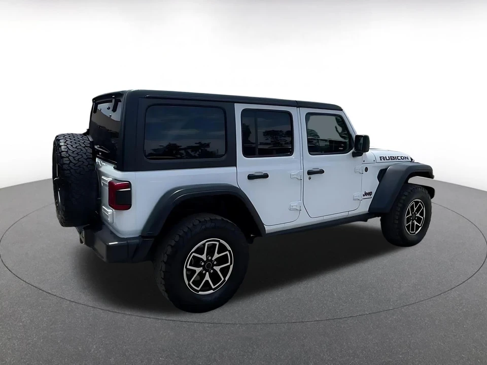 2025 Jeep JL Wrangler - Image 16 of 31