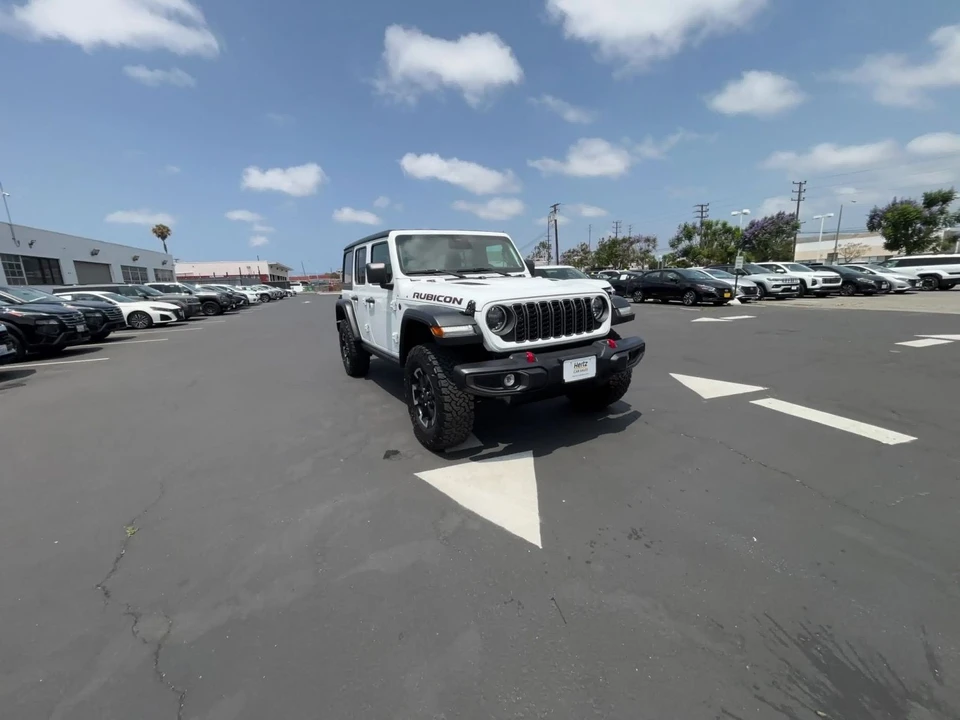 2025 Jeep JL Wrangler - Image 17 of 31