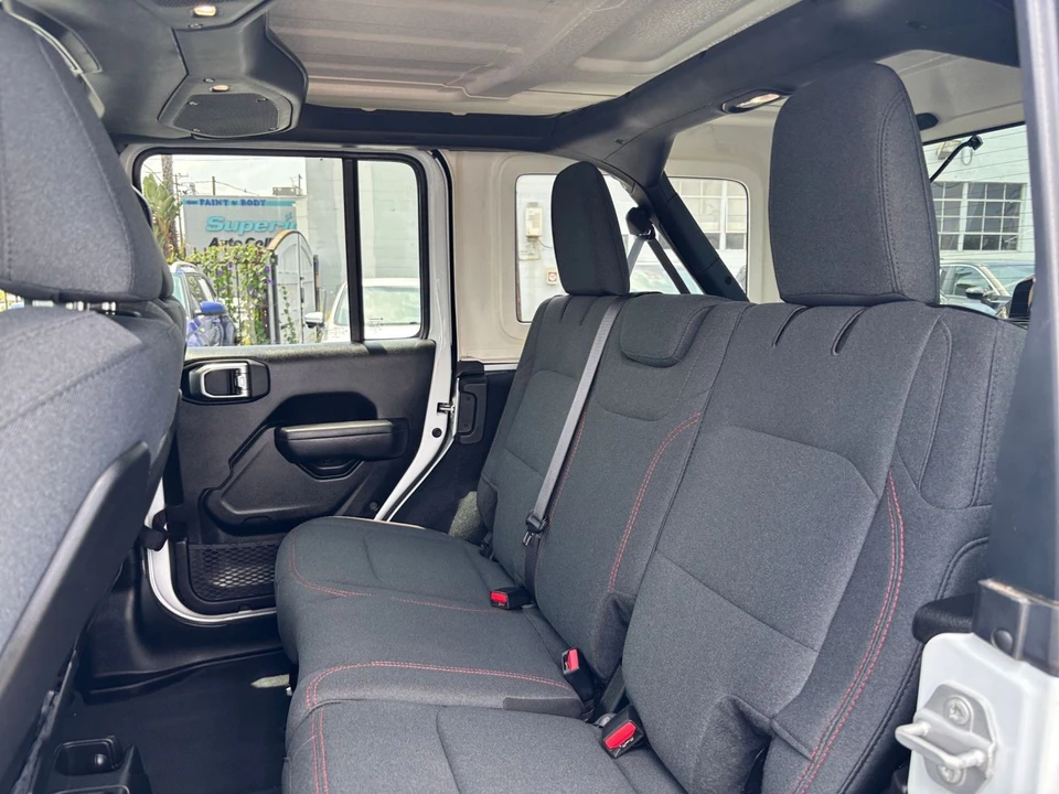 2025 Jeep JL Wrangler - Image 27 of 31
