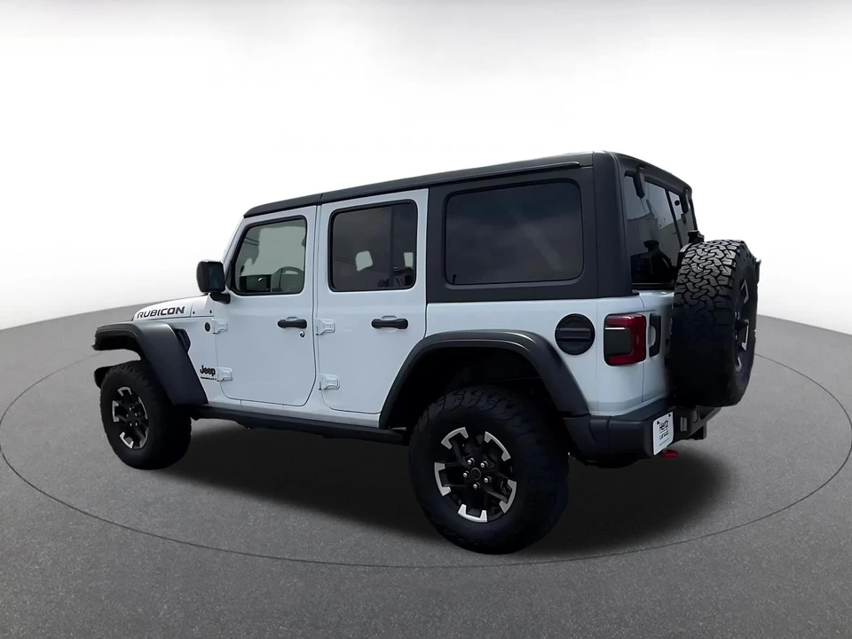 2025 Jeep JL Wrangler - Image 9 of 31