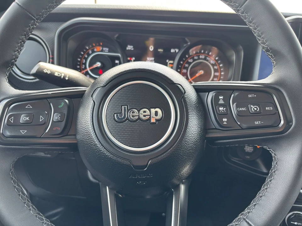 2025 Jeep JL Wrangler - Image 29 of 31