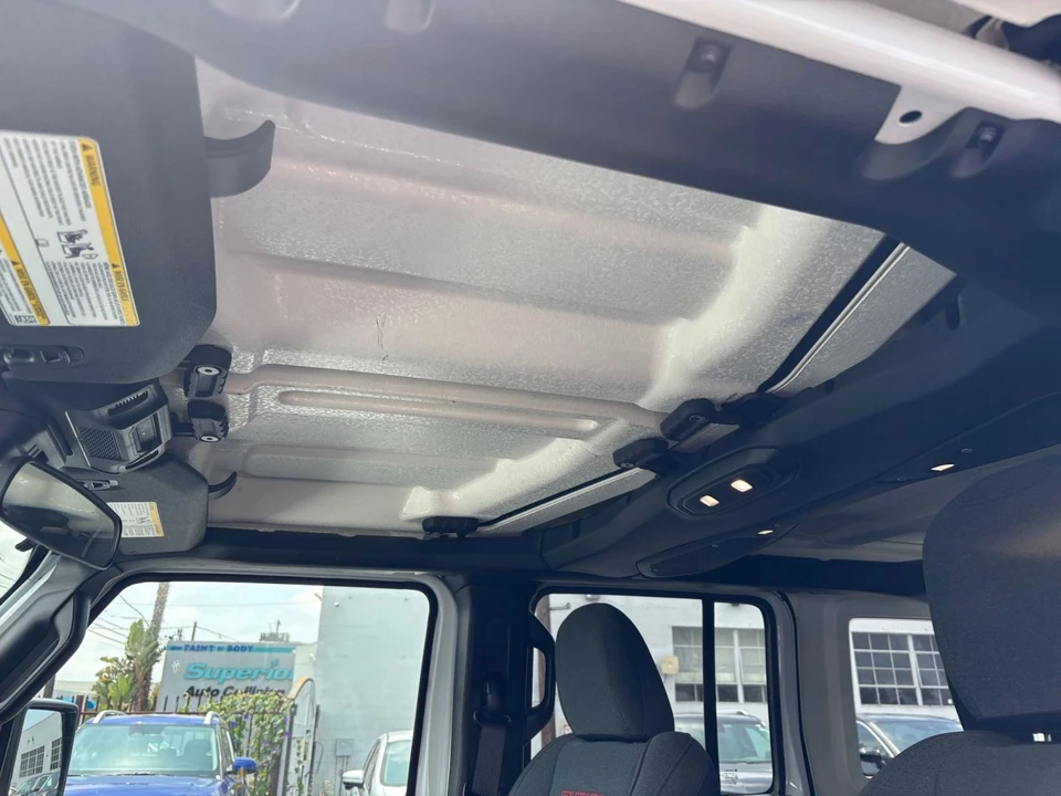 2025 Jeep JL Wrangler - Image 30 of 31