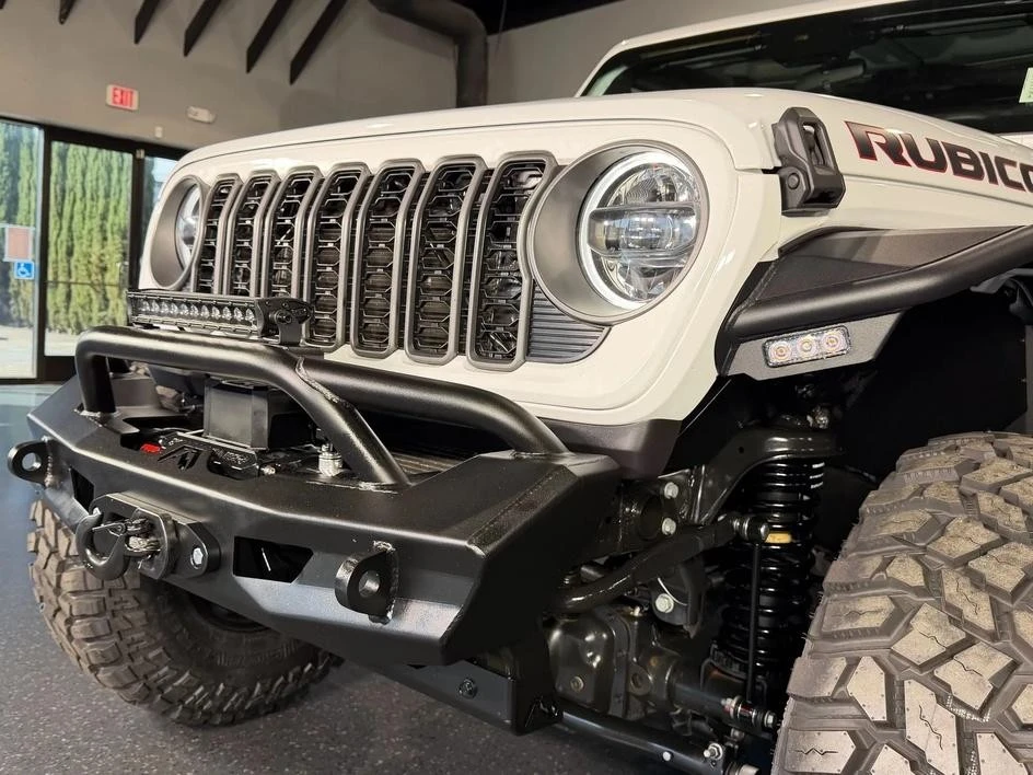 2025 Jeep JL Wrangler - Image 5 of 31