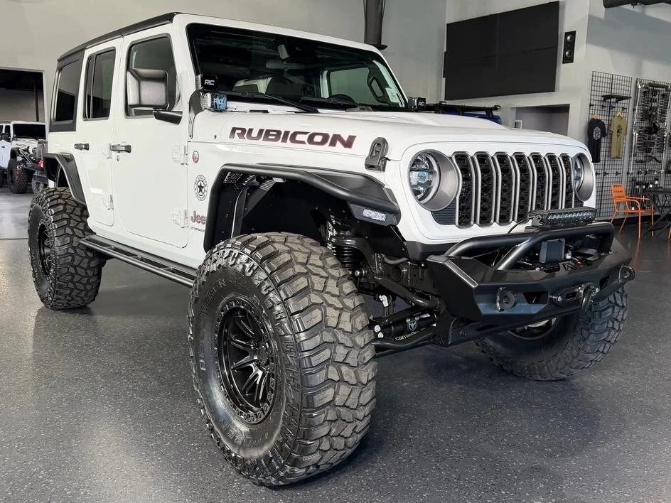 2025 Jeep JL Wrangler - Image 2 of 31