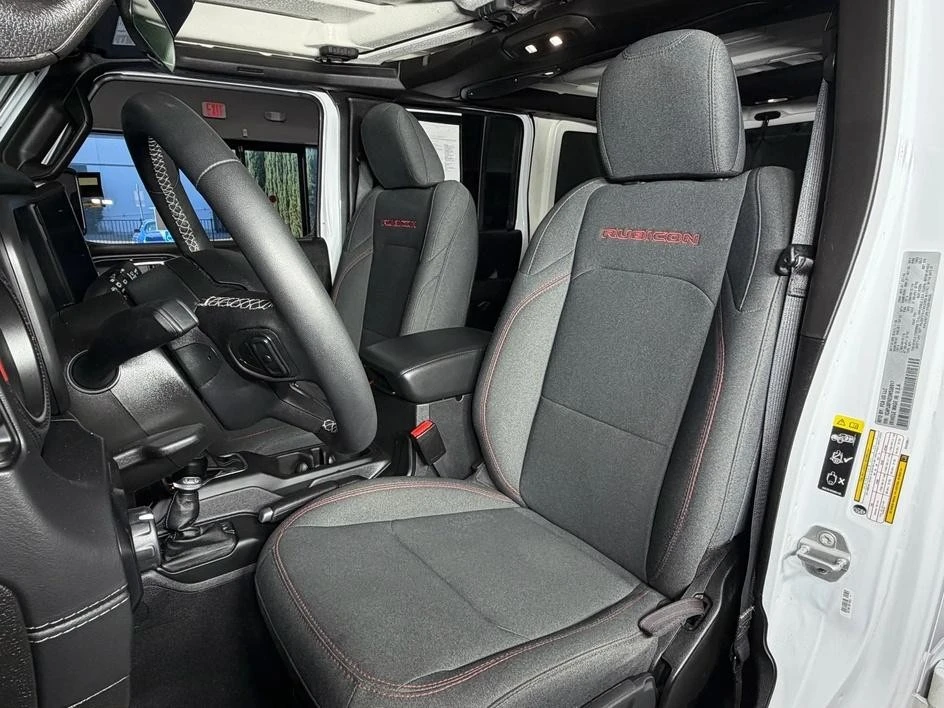 2025 Jeep JL Wrangler - Image 15 of 31