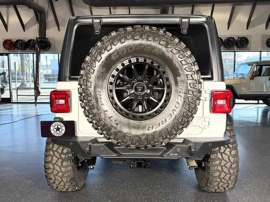2025 Jeep JL Wrangler - Image 12 of 31