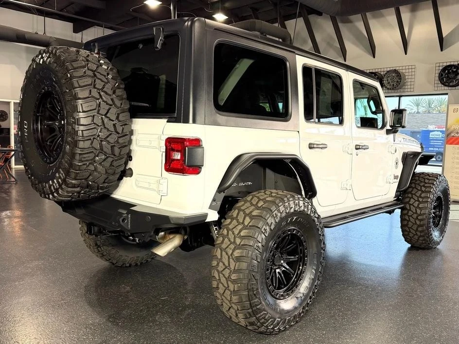 2025 Jeep JL Wrangler - Image 13 of 31