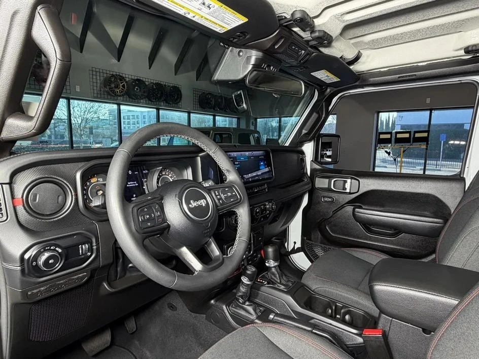 2025 Jeep JL Wrangler - Image 14 of 31