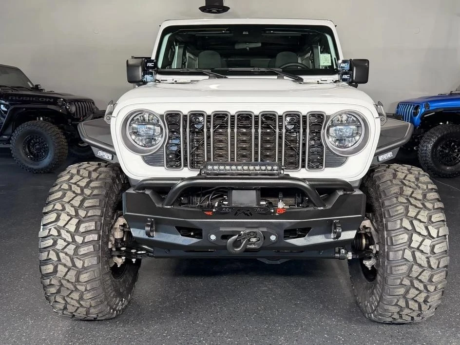 2025 Jeep JL Wrangler - Image 3 of 31