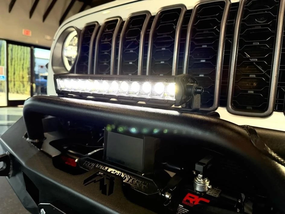 2025 Jeep JL Wrangler - Image 30 of 31