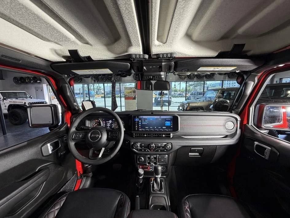 2025 Jeep JL Wrangler - Image 29 of 31
