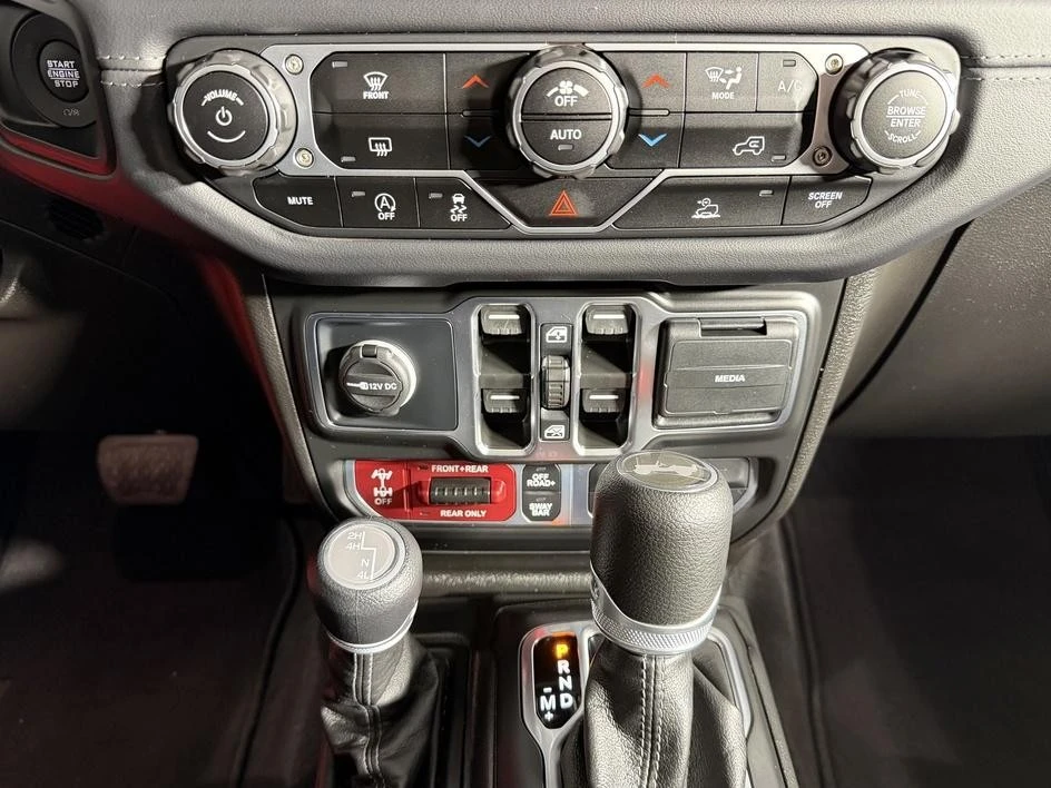 2025 Jeep JL Wrangler - Image 31 of 31